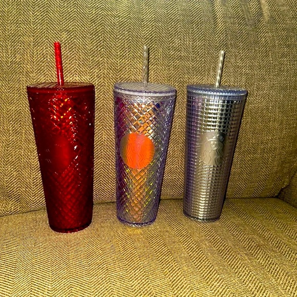 2019 Starbucks Coffee Co. Bundle of 3 Plastic Cold Cups/Tumblers 24oz - Picture 1 of 16